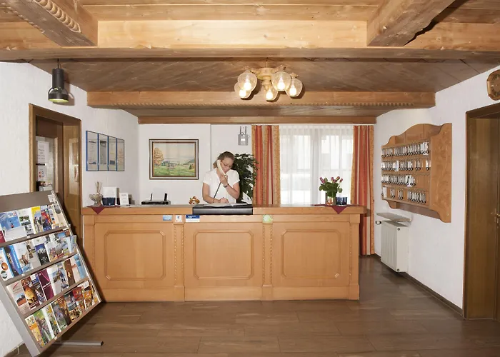 Hotel Seeblick & Ferienwohnung
