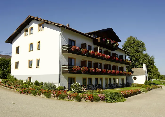 Hotel Seeblick & Ferienwohnung